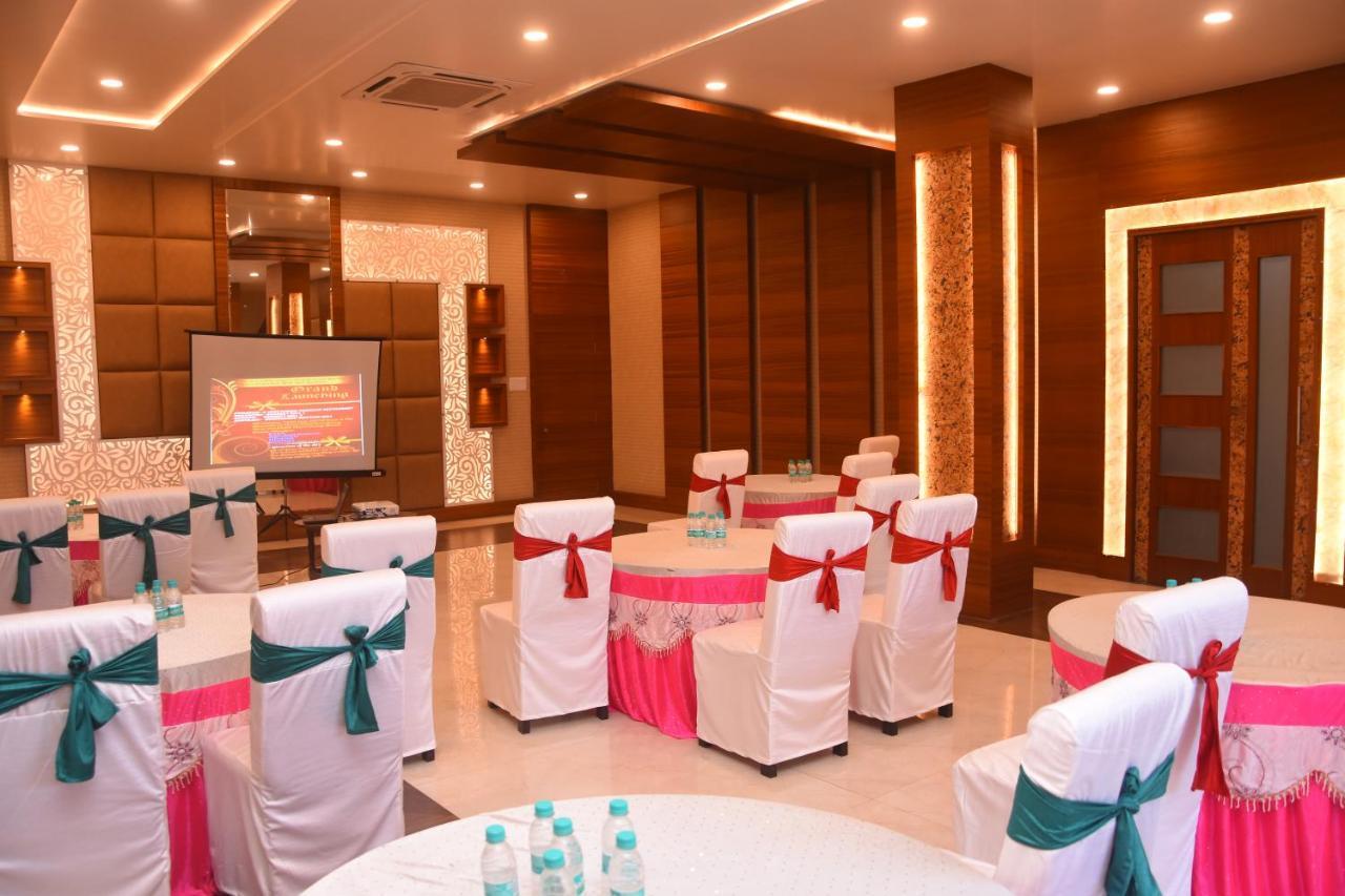Hotel Nand Residency Ghazipur Exteriör bild